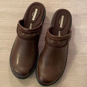 NWT Clarks Delana Clog Size 8.5